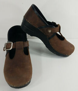 Sanita brown matte leather casual Non Skid buckeled slip on clogs ladies size 36