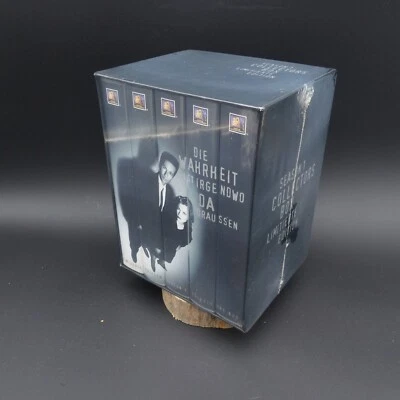 Akte X – Staffel 1 [5 VHS] Limited Limitierte Edition Collector’s Box NEU SEALED - Bild 1 von 4