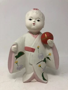 Bambola kimono giapponese Hakata floreale ragazzo con palla dipinta a mano ceramica bisque - Foto 1 di 14