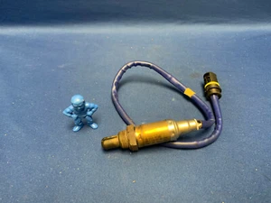 Genuine Mercedes-Benz 000-540-89-17 Oxygen Sensor - Sender Unit - Picture 1 of 3