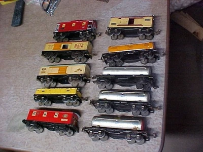 Vintage Lot of 10 Prewar Tin Litho Lionel O Gauge Freight Cars - LOT ( B ) - Image 1 of 4