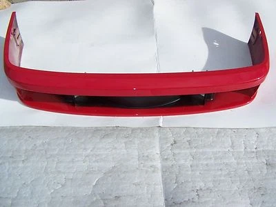 Parachoques delantero Ferrari Testarossa 1986-1991 usado de fábrica mercado estadounidense TR 61532100 Foto 1 de 4