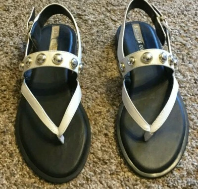 Tanga informal Kenneth Cole Tama de cuero con tachuelas punta abierta/dividida con honda | Talla 6 Foto 1 de 4