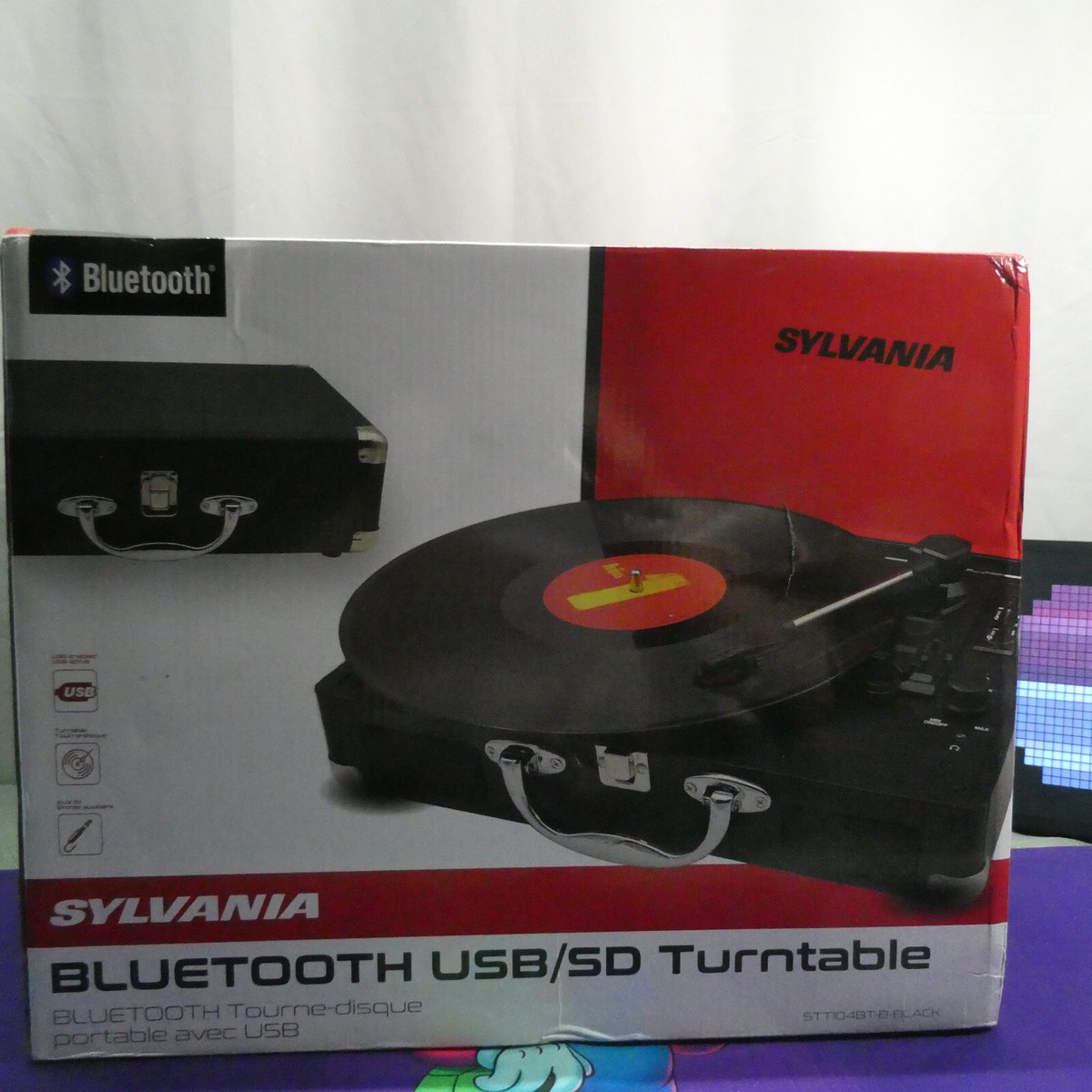 SYLVANIA Terntableターンテーブル SYLVANIA Bluetooth Retro Turntable with FM Radio and Stand