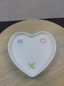 Aynsley New England Bone China Heart Shaped White Trinket Dish Hearts Leaves - Picture 1 of 5