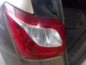 Used Left Tail Light Assembly fits: 2018 Chevrolet Equinox w/o LED quarter panel - Picture 1 of 2