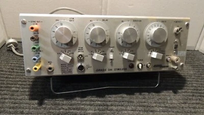 ESTIMULADOR DE PULSO GRASS INSTRUMENTS S44 Foto 1 de 4