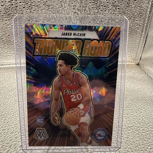Mosaico Panini 2024-25 - Debut en la NBA Jared McCain #263 Orange Ice Mosaic Prizm/49 - Imagen 1 de 6