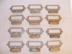 12 Manijas antiguas de latón para gabinete de llenado con soporte para etiquetas Index - Imagen 1 de 3