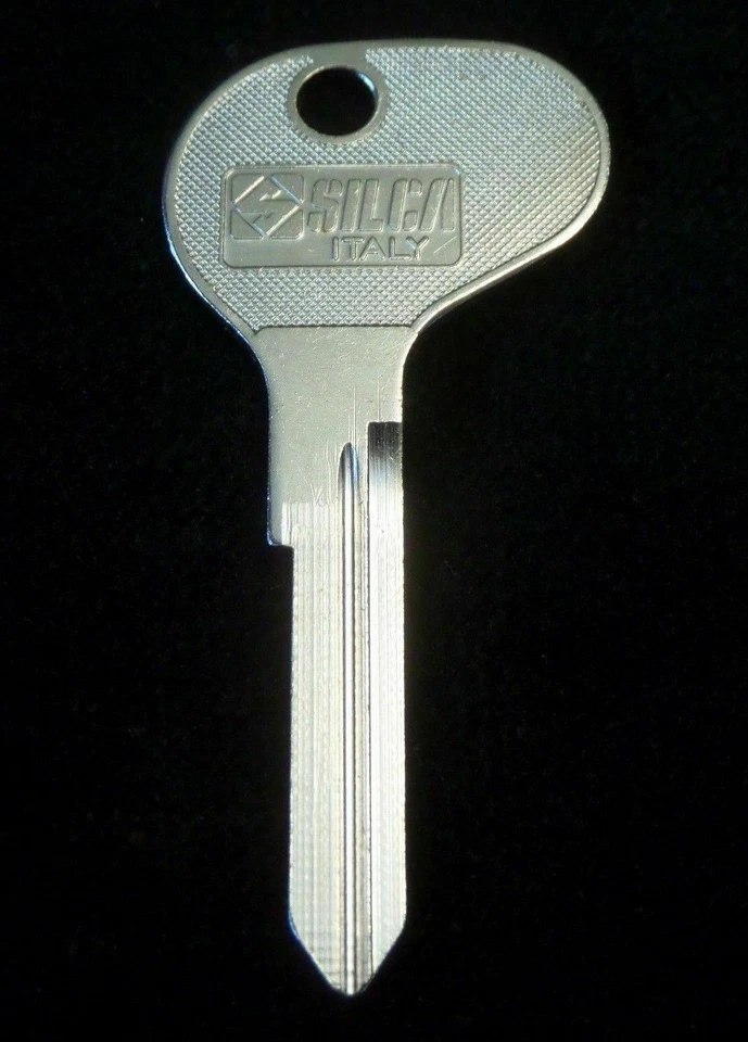 NE8/BW3 FERRARI 2+2 llaves en blanco 1971-1989 365 GT4, 365 GTC/4, 400i, 400GT, 412 BMW Foto 1 de 4