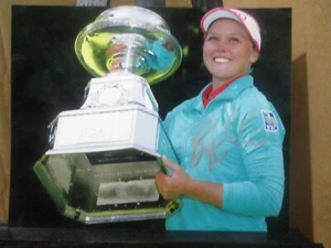 BROOKE HENDERSON SIGNED/AUTOGRAPHED 8X10 PHOTO #7 LPGA CANADA - Picture 1 of 5