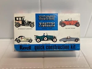 Revell Highway Pioneers Series Four ￼￼Vintage￼ Construction Kit 1915 Fiat Tourer - Picture 1 of 12