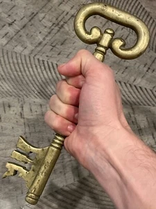 Old handsome brass plump scroll bow solid barrel arabic bit key 092924eBAZCC - Picture 1 of 7