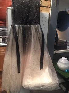 Dress Gown Girl - Picture 1 of 6