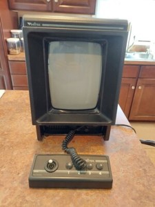 GCE Vectrex Console, Controller and Minestorm Color Overlay in Great Condition!