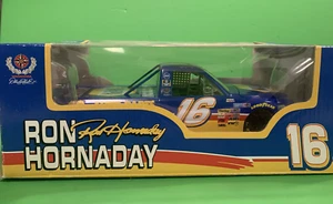 Action Racing Limited Edition Maßstab 1:24 1999 NAPA Racing RON HORNADAY #16 NAPA - Bild 1 von 9