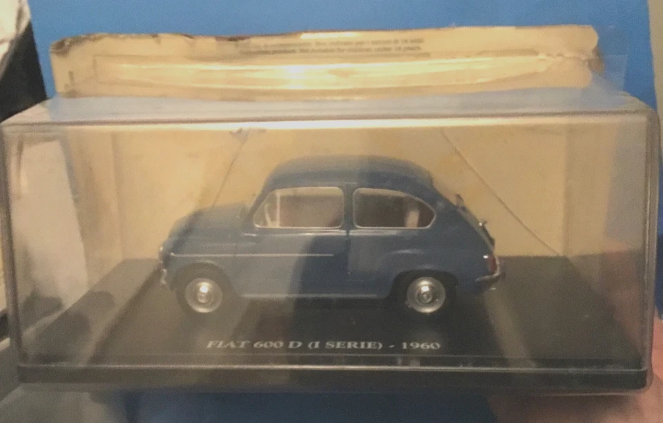 p 411 - Scala 1/24 - FIAT 600 D I serie (1960) - Immagine 1 di 1