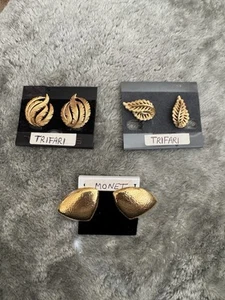 Lot Of 3 Pairs Vintage Gold Toned TRIFARI And MONET Clip On Earrings Hammered - Picture 1 of 9