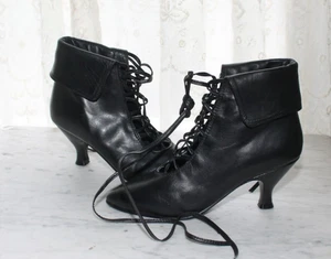Vintage 80s Black Leather Witch Boots NWOB 5.5B Lace Up Granny Pointy Toe NARROW - Picture 1 of 8