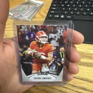 2021 Leaf Draft - Trevor Lawrence #01 (RC) - Picture 1 of 3