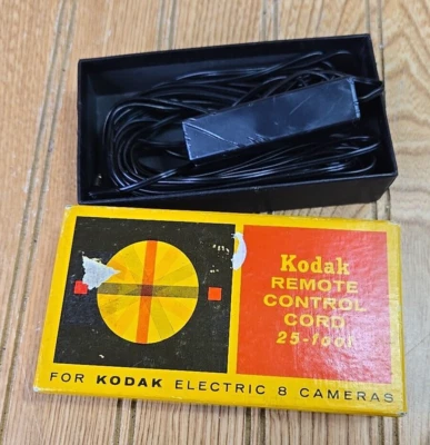 Kodak Remote Control Cord 25-Foot : For Kodak Electric 8 Camera's - Image 1 of 4