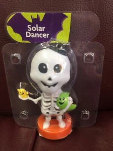NUEVO Bailarín con Energía Solar Esqueleto de Halloween Skelly Fantasma Bobble Cabeza Cazador Solar - Imagen 1 de 3