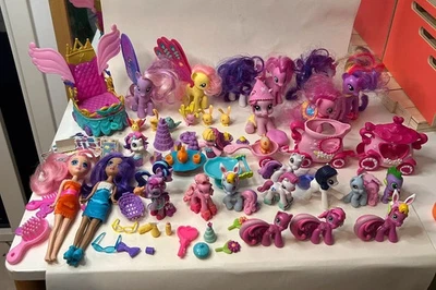 Lot My Little Pony vintage et récents + accessoires + 2 poupées Locksies - Photo 1/4