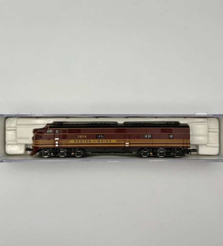 RARE NIB N LIFE LIKE 7001 E7A Locomotive Boston & Maine #3804 Burgundy-Red/ Gold - Image 1 of 4