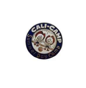 Vintage Cali-Camp Summer Day Camp Pin Topanga selten - Bild 1 von 2
