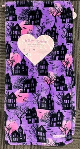 Betsey Johnson Halloween Casa Infestata Spettrale Viola 50 X 60 Coperta Lancio NUOVO - Foto 1 di 1