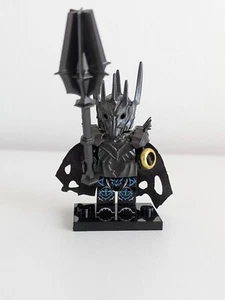 Sauron Custom Minifigur aus Herr der Ringe mit Waffe und Ring - Bild 1 von 3