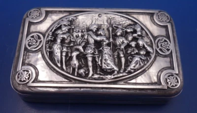 Antigua caja de tabaco francesa de plata 800 con escena de soldados que regresan principios del siglo XIX Foto 1 de 4