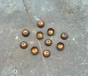 Juego de 12 tapas de cuentas de latón vintage - tapas de extremo de cuentas de borde festoneado de 11 mm - Imagen 1 de 5