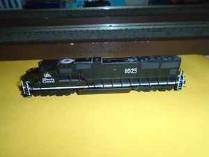 ATHEARN EMD SD70 DIESEL LOCOMOTIVE - ILLINOIS CENTRAL #1025 N - Picture 1 of 6