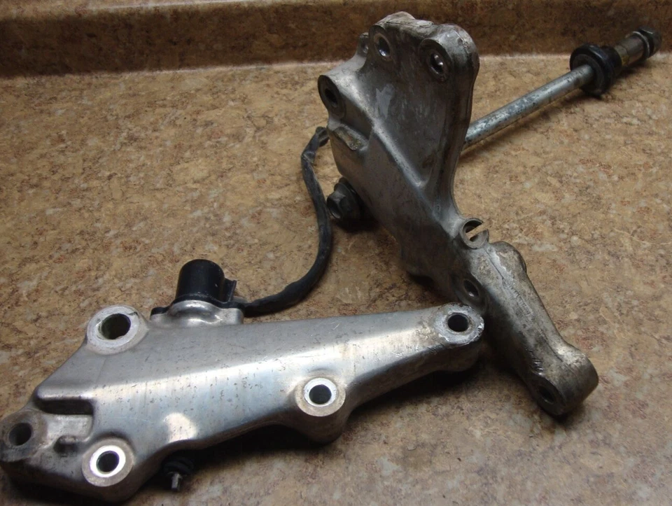 1978 Honda Honda Hondamatic CB400A CB400 CB 400 A quadro pé peg montagem parafuso pedal descanso - Imagem 1 de 1