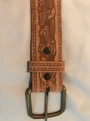 Cinturón Western de cuero 34 flor en relieve hecho en EE. UU. Foto 1 de 4