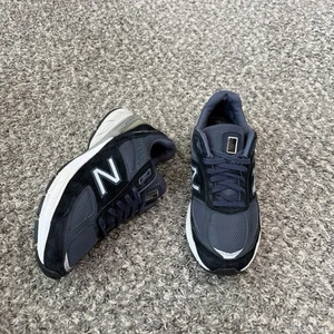 Zapatilla deportiva New Balance 990V5 para mujer talla 8 B azul marino plata gamuza EE. UU. - Imagen 1 de 10