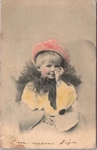 Postal de felicitación vintage coloreada a mano niño "nariz pulgar" / 1904 cancelar - Imagen 1 de 2