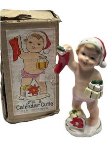 NAPCO Diciembre Navidad Calendario Cutie 5772 Bebé Niña Vintage 1962 - Imagen 1 de 24