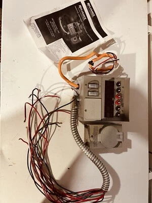 Interruptor de transferencia Reliance - Kit de transferencia de energía 31406CRK (instalado pero no usado) Foto 1 de 4