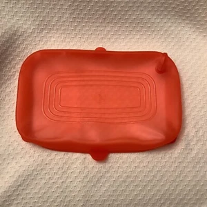 SMALL Red Rectangle Silicone Pampered Chef Storage Cover/Lid - Picture 1 of 3