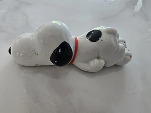 Vtg Snoopy Sleeping Ceramic Schulz Copyright 1958-66 Syndicate Figure Paperweigh - Picture 1 of 6
