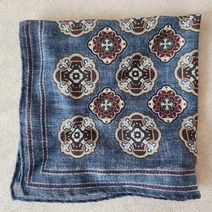 Cremieux Bolsillo Cuadrado Hombre Azul Medallón 100% Lana Pochette Hecho Italia Nuevo $35 - Imagen 1 de 10