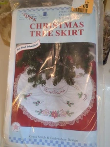 Cross Stitch Christmas Tree Skirt Poinsettias Pattern 642, JDNA - Picture 1 of 3
