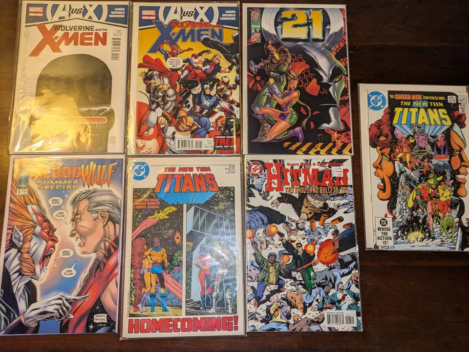 Mixed Lot Of 7 Marvel & DC Comics In Sleeves, Teen Titans, X-Men, & More! - Image 1 of 4