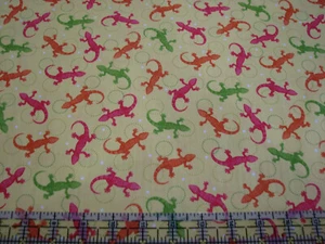 3 Yards Digital Cotton Fabric - QT Fabrics June Bee Olivia Lizards Toss Green - Picture 1 of 1