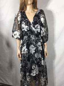 Maxi abito donna nuovo con etichette DKNY nero-avorio burnout floreale finto avvolgente taglia 6 - Foto 1 di 7