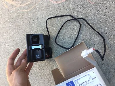 2001-2006 Mercedes-Benz W203 C320 C240 C230 C280 C32 C55 ashtray + power outlet - Image 1 of 4