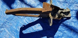 1963 Buick Wildcat Hood Latch Assembly w/ pillar bracket.  Used Ad# 9156 - Bild 1 von 9