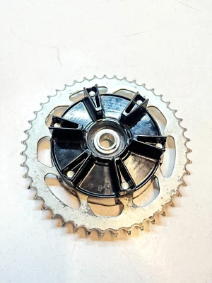 Yamaha MT-09 2017 - 2020 Soporte De Eje Trasero Con Piñón - Imagen 1 de 4